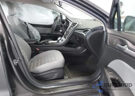 2015 Ford Fusion Hybrid S z USA, uszkodzony, nr VIN 3FA6P0UU0FR308741